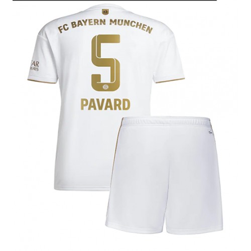 Fotbalové Dres Bayern Munich Benjamin Pavard #5 Dětské Venkovní 2022-23 Krátký Rukáv (+ trenýrky)